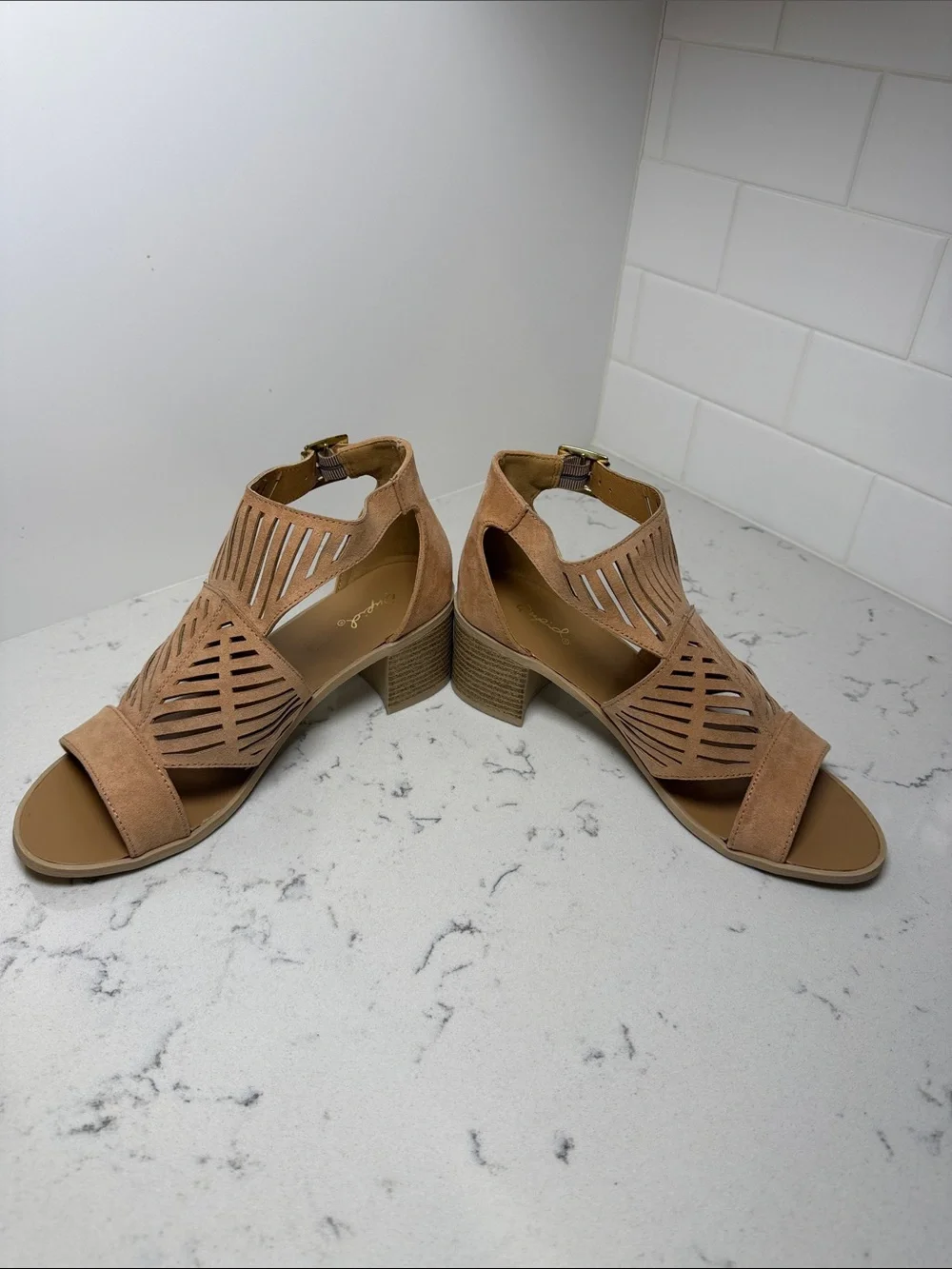 New Qupid Tan Suede Cutout Block Heel Sandals with Gold Buckle Size 9